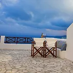 La Maltese Private House Villa Imerovigli (Santorini)